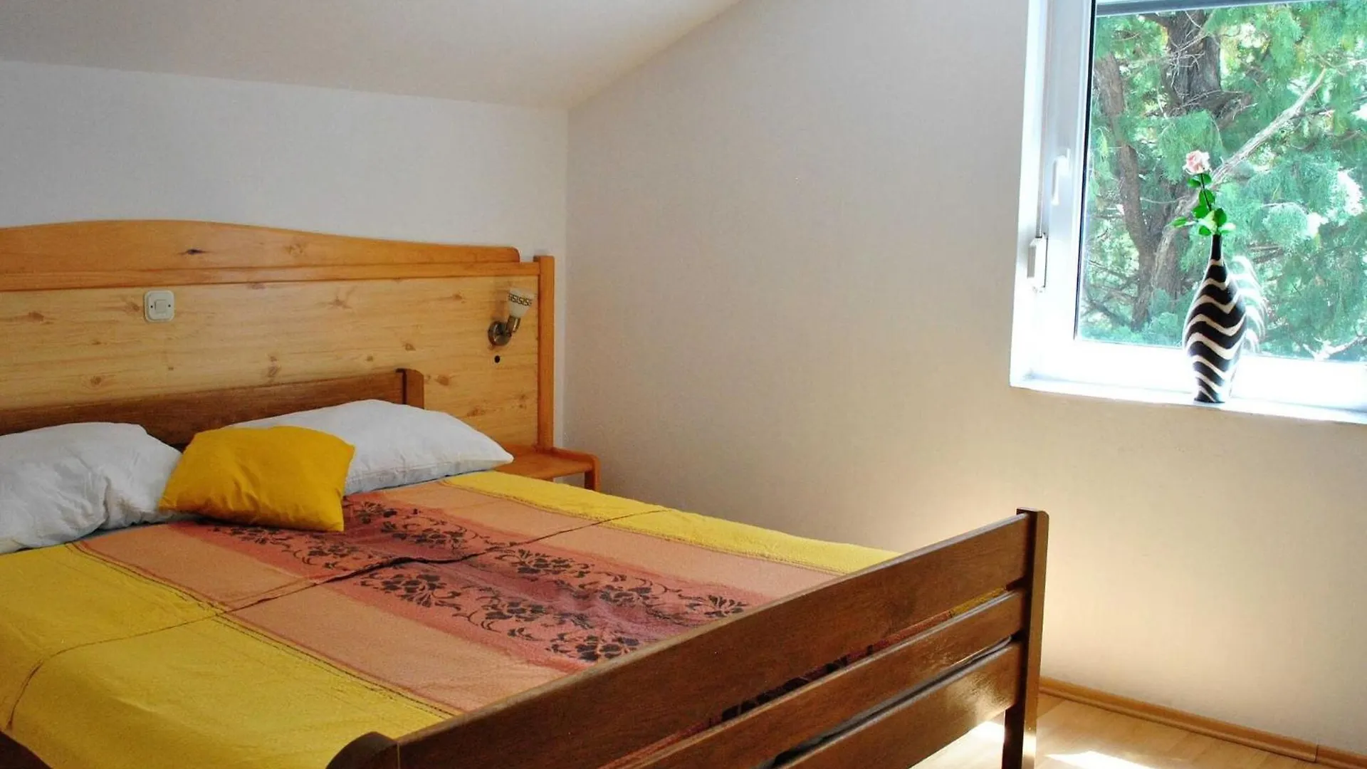 Apartments Smokvica - One Bedroom Apt Balcony Starigrad Paklenica 0*,  Croácia