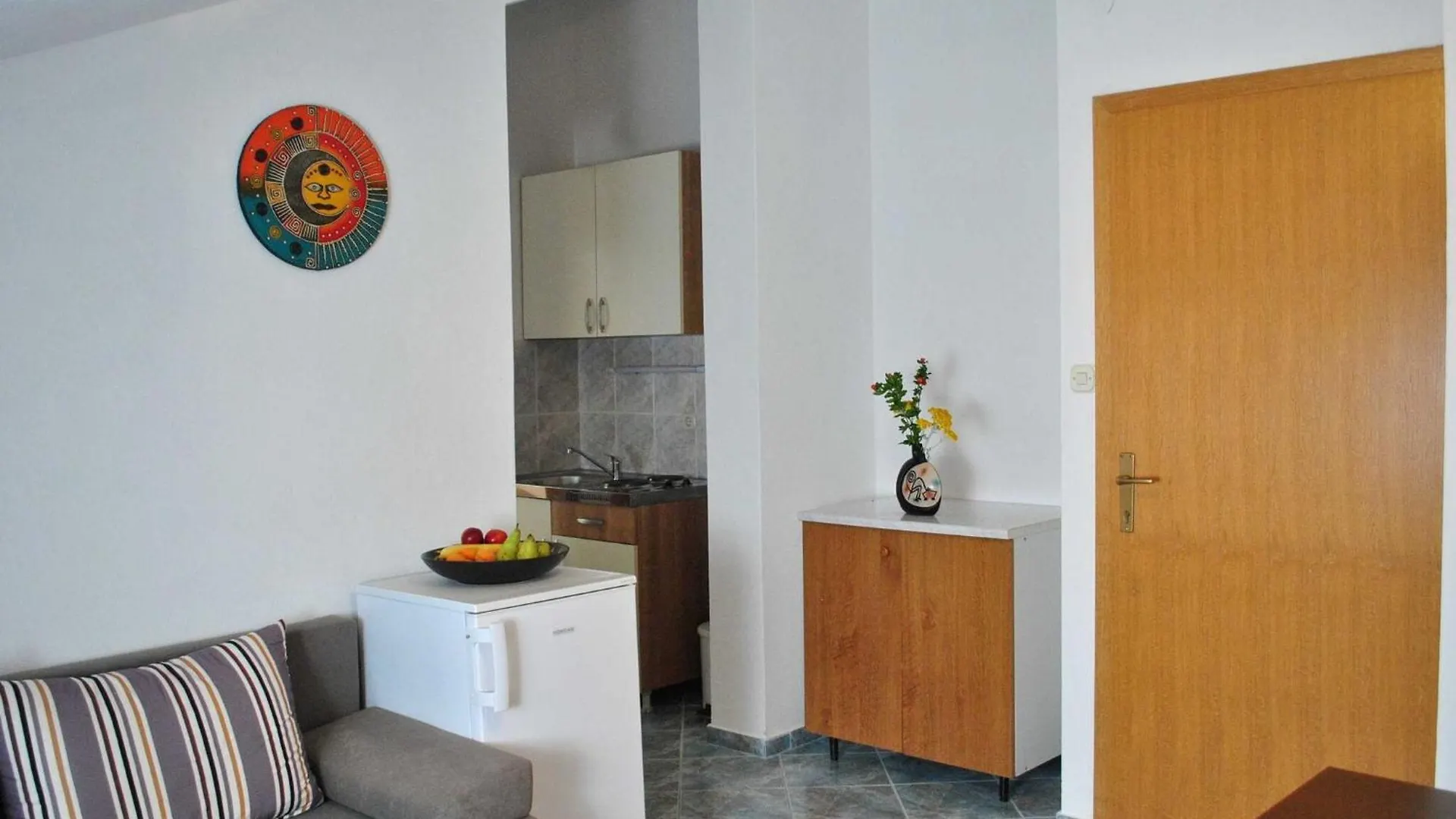 Apartments Smokvica - One Bedroom Apt Balcony Starigrad Paklenica