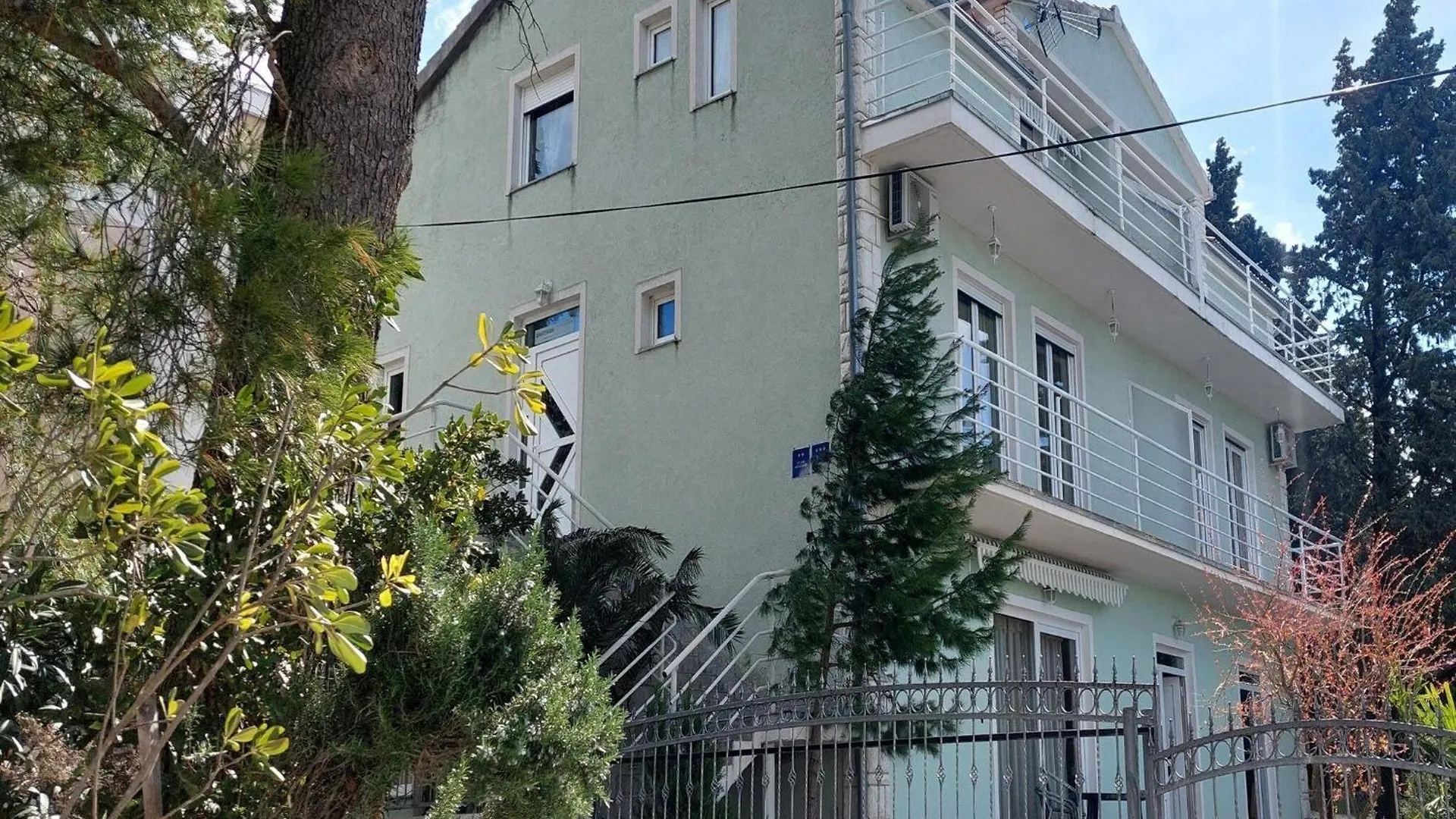 Apartments Smokvica - One Bedroom Apt Balcony Starigrad Paklenica